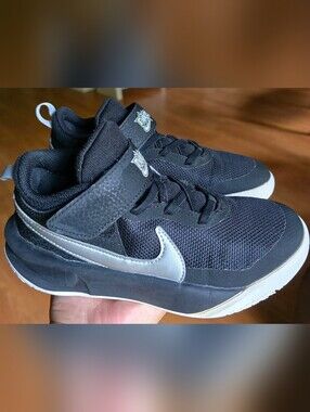 Sz 13C Toddler Kids NIKE TEAM HUSTLE D10 'Black/Metallic Silver' Bungee Lace/Adj